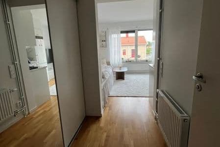 Ljus 1:a med tvättmaskin & takterrass